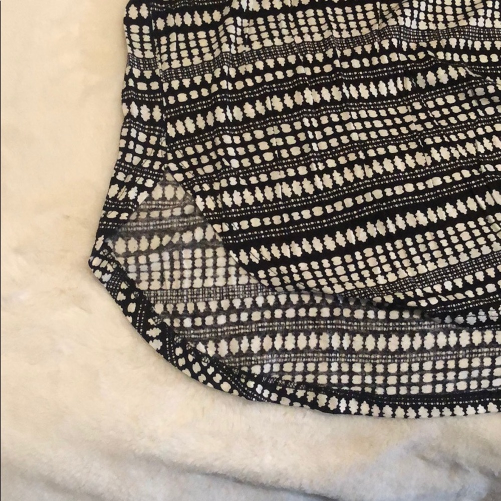 Patterned Top - Picture 2 of 3